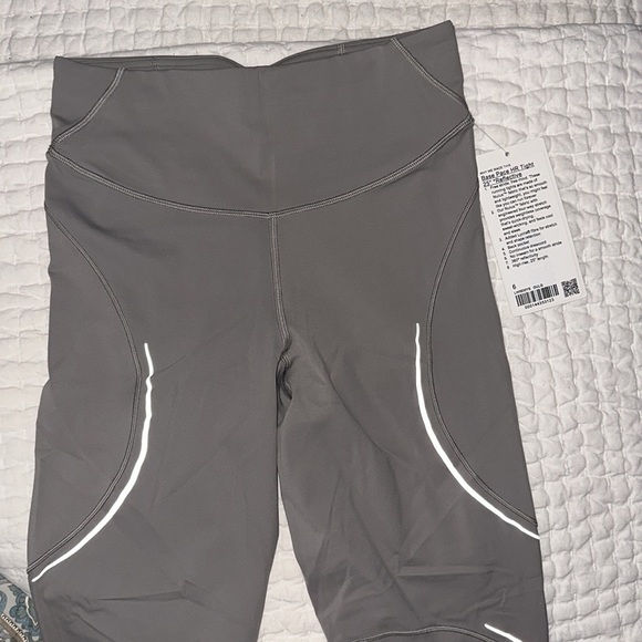 Lululemon Base Pace High-Rise Reflective Tight 25" size 6 brand new with tags - Picture 6 of 7